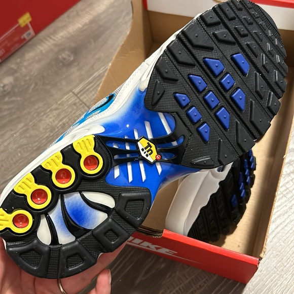 Nike air max plus youth shoes - Picture 6 of 7